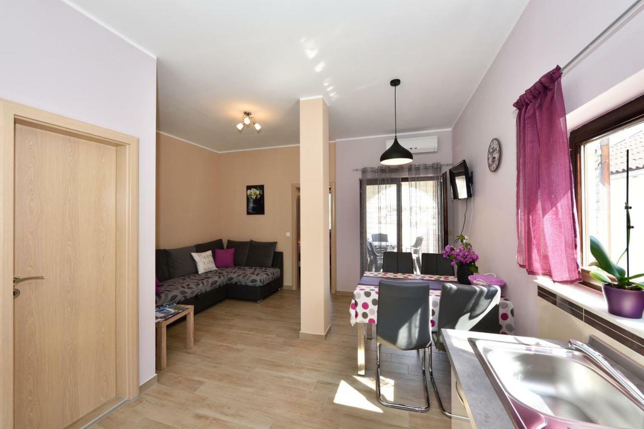 Apartments Lavanda - Free Parking And Grill Jezera Exterior photo